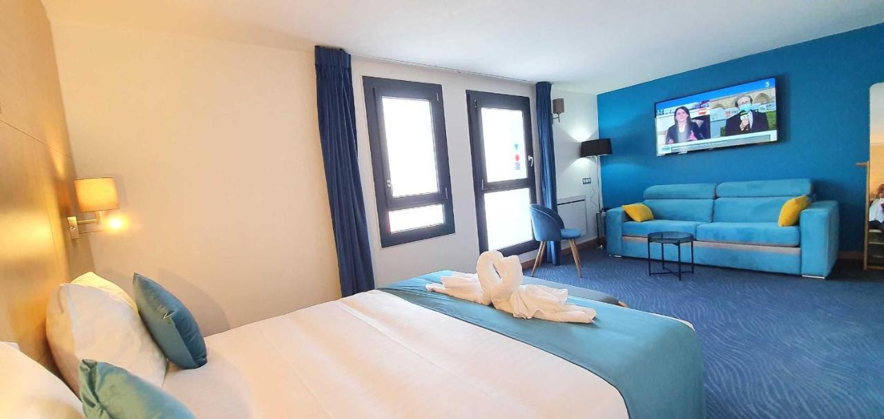 Hotel Du Golf Coignieres Exterior photo
