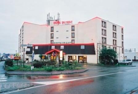 Hotel Du Golf Coignieres Exterior photo