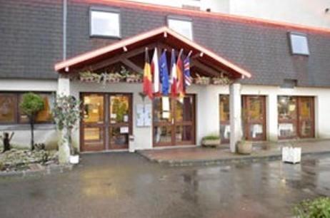 Hotel Du Golf Coignieres Exterior photo